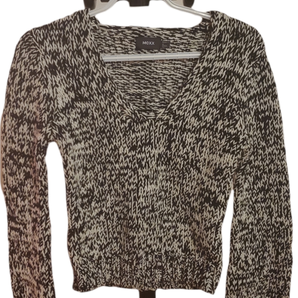 Sweater - Picture 2 of 5